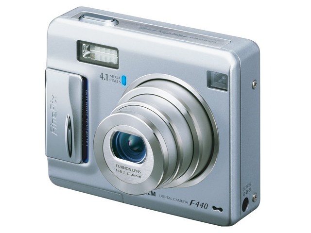 FinePix F440