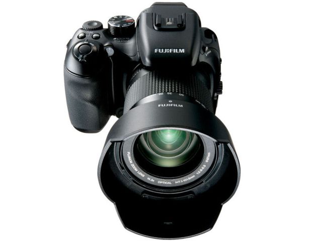 FinePix S100FS